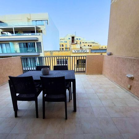 2 Bedroom Seafront Duplex Penthouse In The Heart Of Spinola Bay Saint Julian's Eksteriør bilde