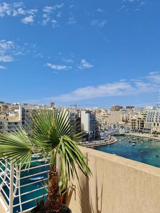 2 Bedroom Seafront Duplex Penthouse In The Heart Of Spinola Bay Saint Julian's Eksteriør bilde