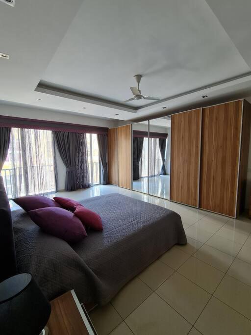 2 Bedroom Seafront Duplex Penthouse In The Heart Of Spinola Bay Saint Julian's Eksteriør bilde